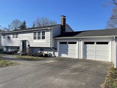104 Pleasantview Ave Weymouth, MA 02188