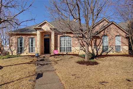 8421 Brandonwood Drive North Richland Hills, TX 76182