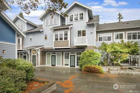 115 Hall Brothers Loop NW #204 Bainbridge Island, WA 98110