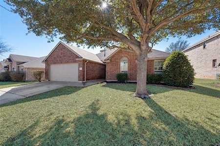 9202 Water Oak Drive Arlington, TX 76002