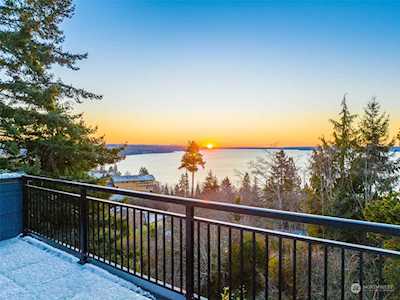 1045 S 272nd St Des Moines, WA 98198