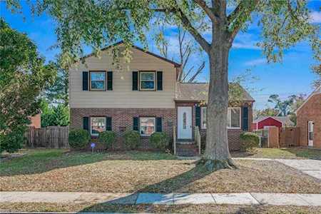 5013 Cay St Hampton, VA 23605
