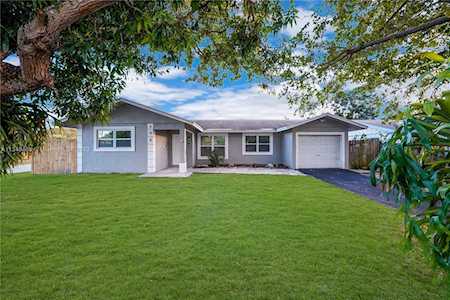 302 SW 5th Ave Boynton Beach, FL 33435