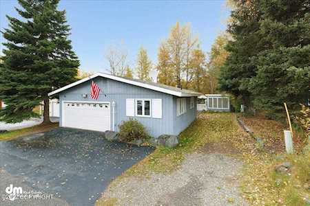 17427 Meadow Creek Dr Eagle River, AK 99577