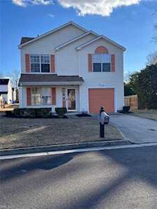305 King Ct Suffolk, VA 23434