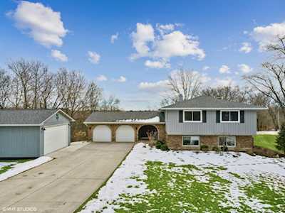 5N875 Millstone Dr St. Charles, IL 60175