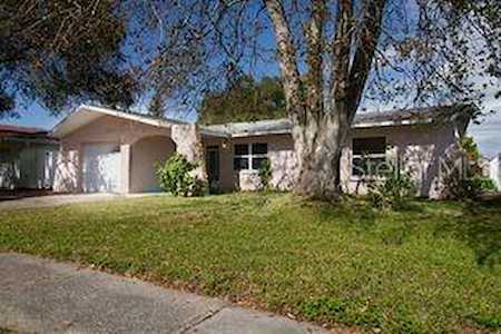10315 123rd Ave Largo, FL 33773