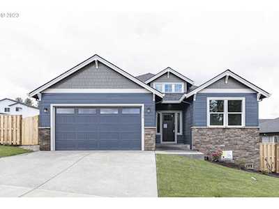 1756 NE Gilbert LN Estacada, OR 97023