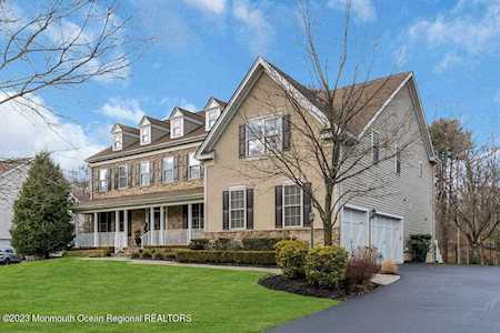 32 Rutledge Rd Marlboro, NJ 07746