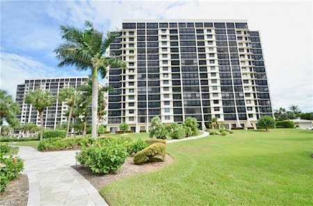 10851 Gulf Shore Dr #1004 Naples, FL 34108