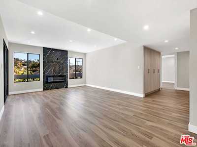 1325 Valley View Rd #201 Glendale, CA 91202