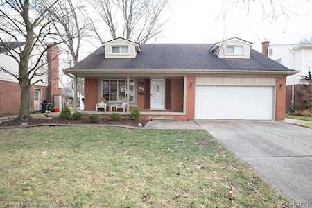 30515 Jeanine St Livonia, MI 48152
