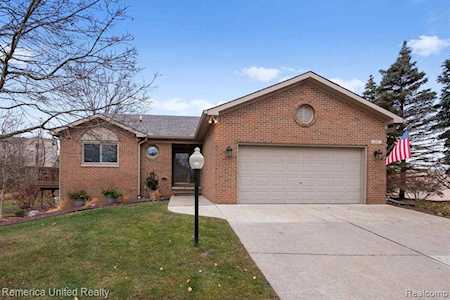 390 Maple Dr South Lyon, MI 48178