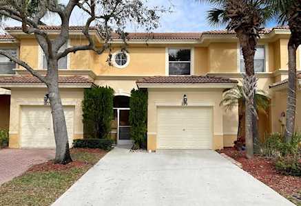 279 River Bluff Lane Royal Palm Beach, FL 33411