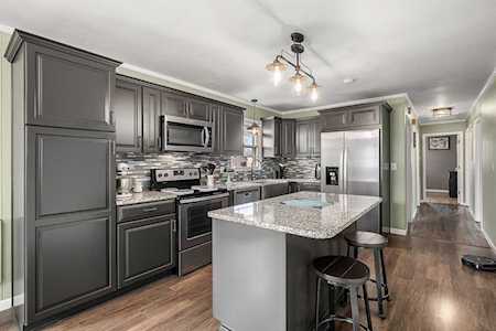 807 Luttrell Ave Smithville, TN 37166