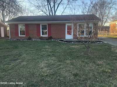 6906 Lakegreen Ct Louisville, KY 40291