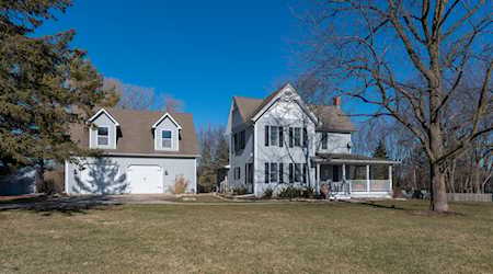43W102 Campton Hills Rd Elburn, IL 60119