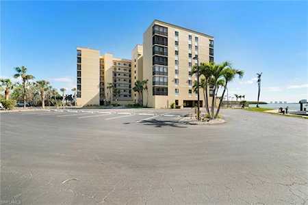 400 Lenell Rd #103 Fort Myers Beach, FL 33931