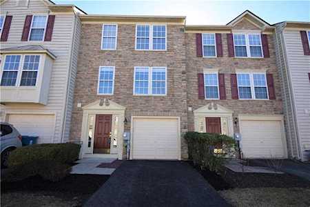 140 Knollwood Dr Easton, PA 18042