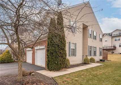 5274 Dartmouth Dr Macungie, PA 18062