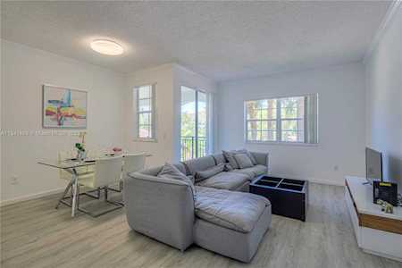 3155 NE 184th St #8201 Aventura, FL 33160