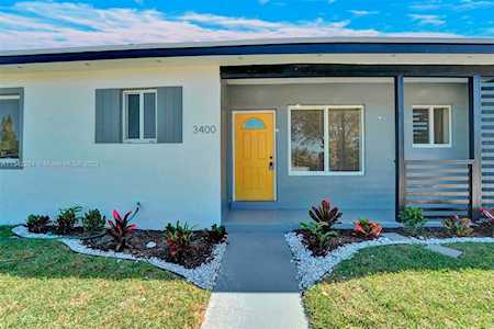 3400 SW 38th St West Park, FL 33023