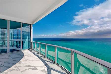 17475 Collins Ave #2301 Sunny Isles Beach, FL 33160
