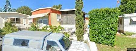 821 St Charles Dr Tarpon Springs, FL 34689