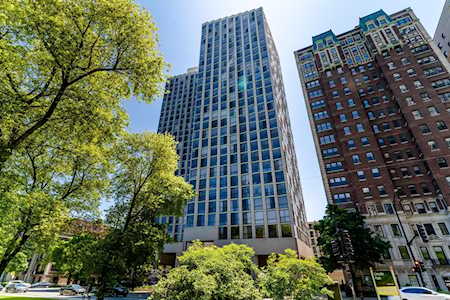 345 W Fullerton Parkway #1807 Chicago, IL 60614