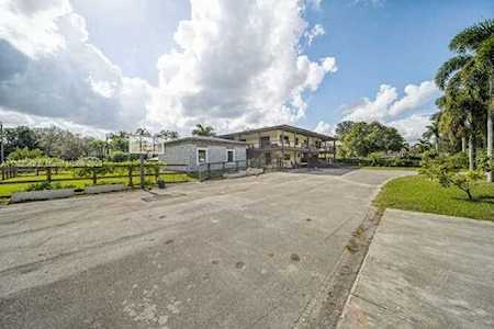 11800 SW 26th Ct Davie, FL 33330