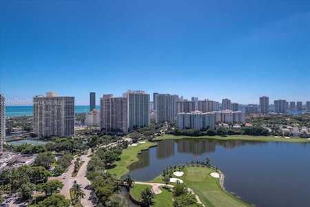 3675 N Country Club Dr #2606 Aventura, FL 33180