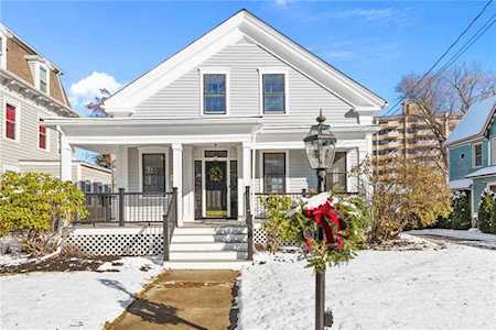 149 Earle St Woonsocket, RI 02895