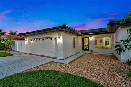 10136 Yacht Club Dr Treasure Island, FL 33706