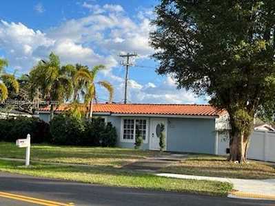 5760 SW 37th St Davie, FL 33314