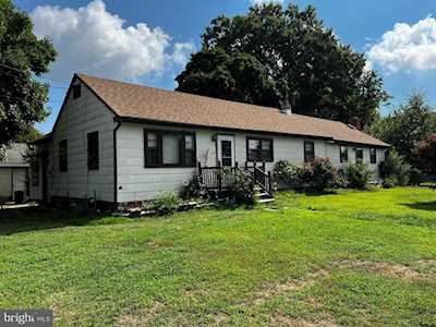 138 Georgia Rd Pennsville, NJ 08070