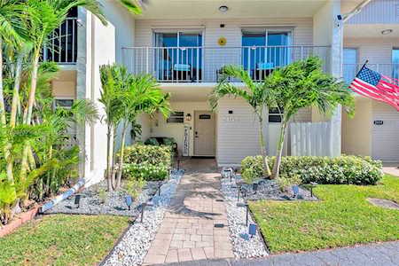 2152 Nova Village Dr Davie, FL 33317
