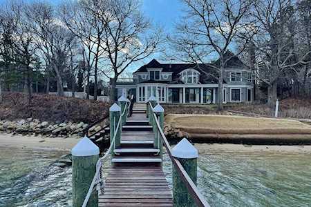 79 Sand Point Rd Barnstable, MA 02655
