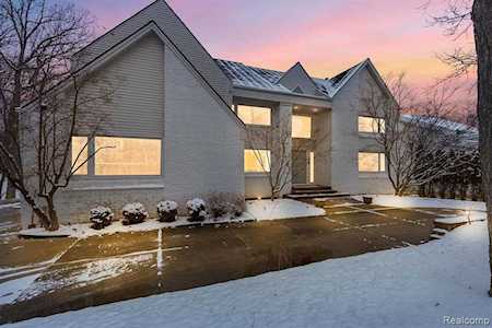 6015 Oak Trl West Bloomfield Twp, MI 48322
