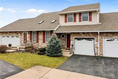 4 Saratoga Ct Easton, PA 18040