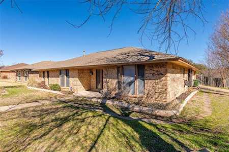 4915 Shady Springs Drive Arlington, TX 76017