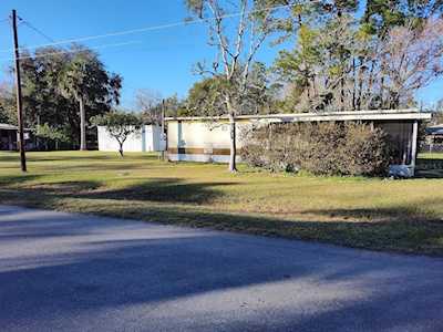 23931 Deer Rd Astor, FL 32102
