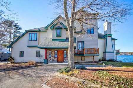 61 Colonial Rd Webster, MA 01570