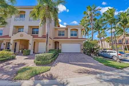 5015 W Vine Cliff Way Palm Beach Gardens, FL 33418