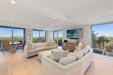 6897 Grenadier Blvd #304 Naples, FL 34108