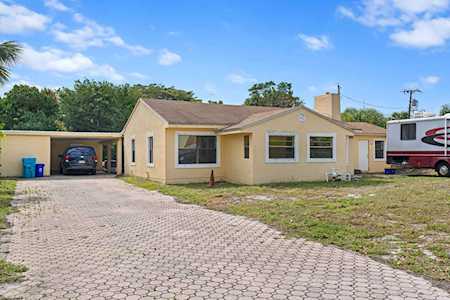 620 NE 7th Avenue Boynton Beach, FL 33435