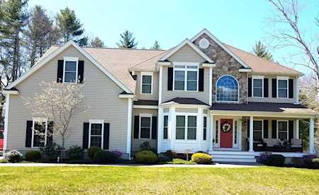 19 Shea Cir Mansfield, MA 02048