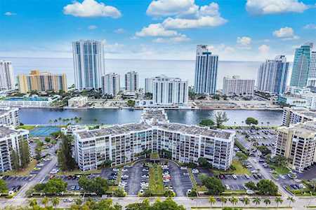 1000 Parkview Dr #231 Hallandale Beach, FL 33009