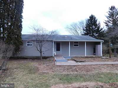 213 Greenlee Ln Pennsylvania Furnace, PA 16865