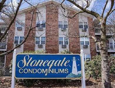 25 Bullocks Point Ave #2 5C East Providence, RI 02915