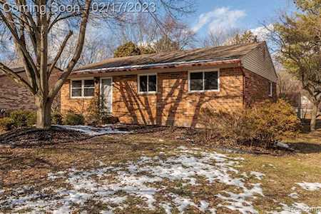 18345 Brentwood St Livonia, MI 48152